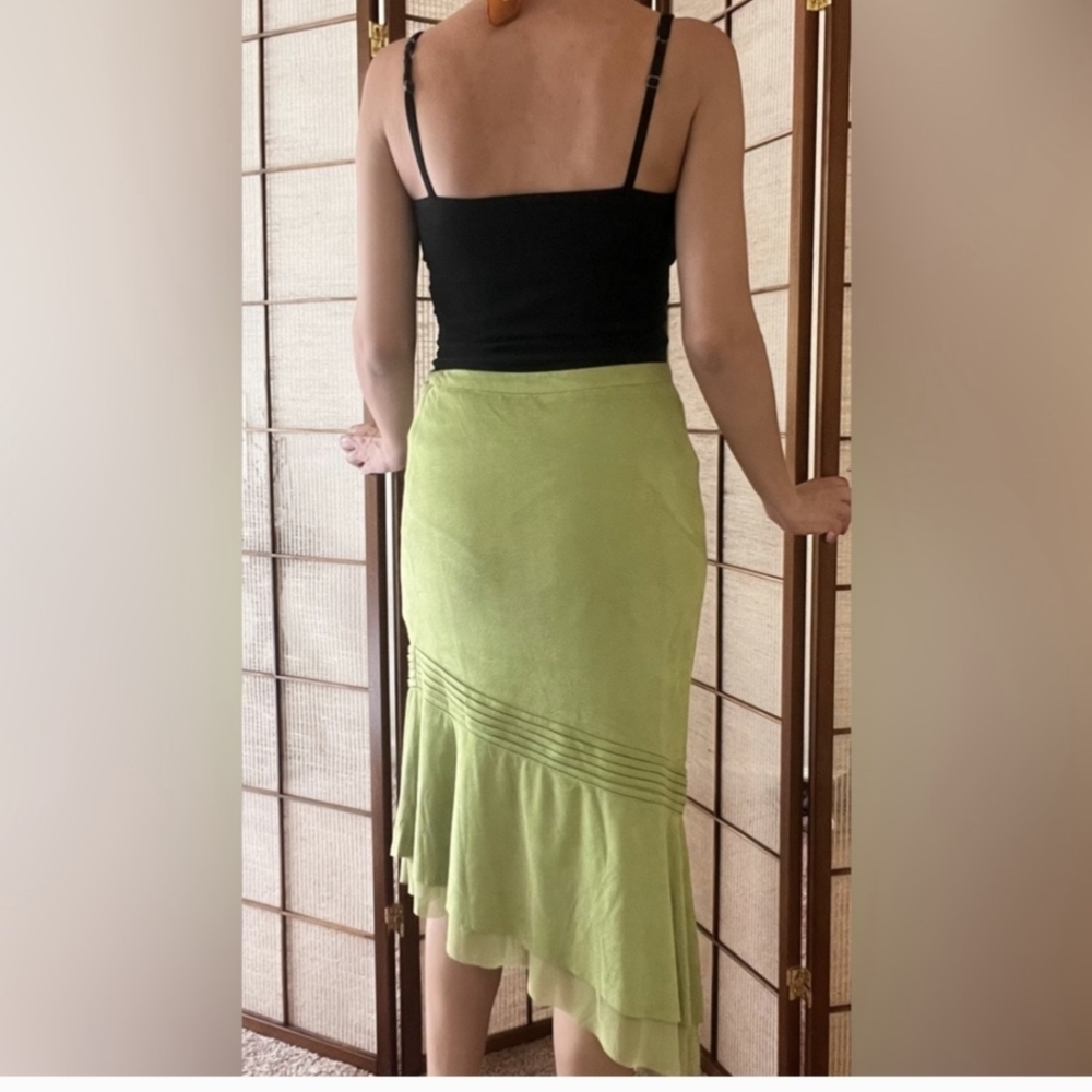 EUC Vintage faux SUEDE over mesh asymmetrical lime / avocado green mini skirt - Picture 5 of 10